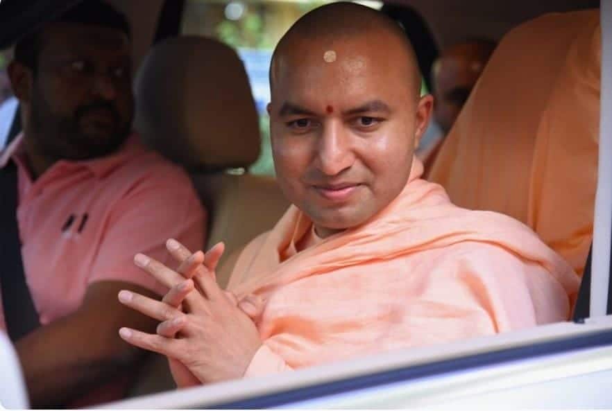 Grateful swamiji 1 Grateful swamiji 1