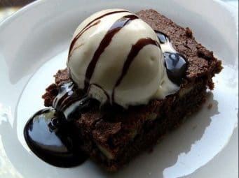Brownies and ice cream 11