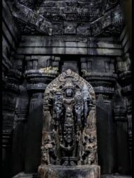 The intricate carvings of belur temples 7